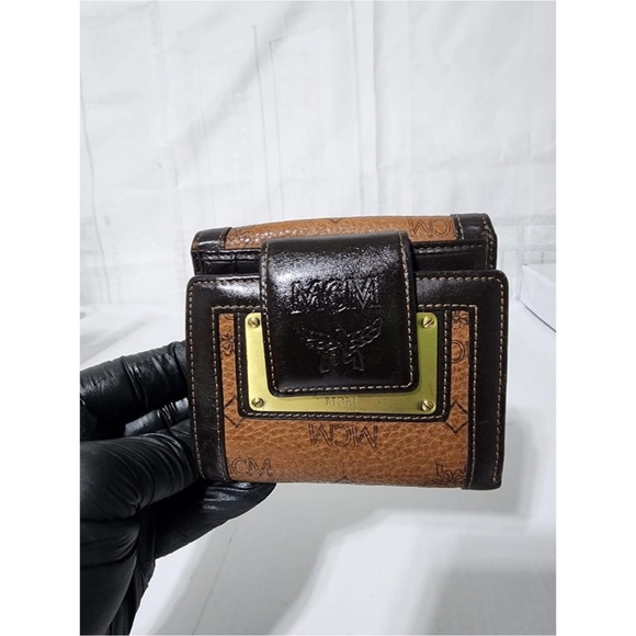 Authentic MCM Compact Leather Wallet Brown - Picture 15 of 15